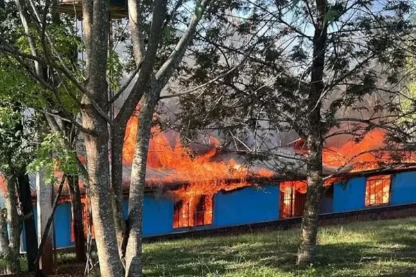 Devastador incendio en un colegio de Misiones: todo apunta a un chico de 13 años