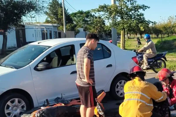 Una mujer terminó con una fractura tras un siniestro vial