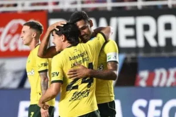 Defensa quiere hacer valer su invicto ante Chaco For Ever