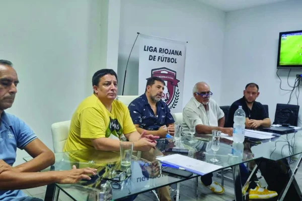 Fútbol: El Campeonato comenzará el 24 de abril