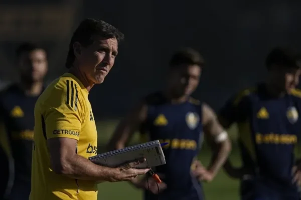 Úbeda cambia toda la defensa de Boca para visitar a Talleres
