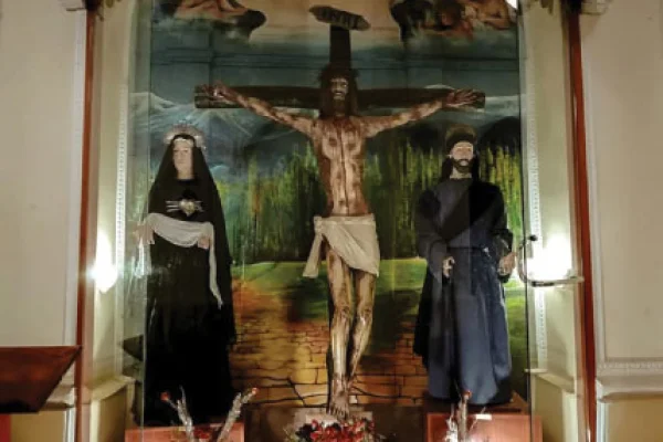 Famatina: Invitan a visitar la Iglesia San Pedro y artesanos