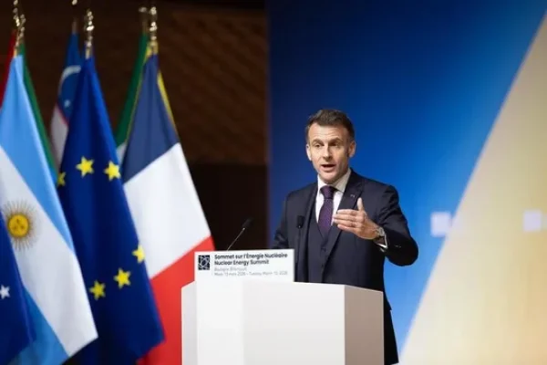 Macron tildó de 