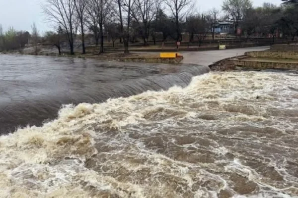 Alerta por crecidas en ríos serranos de Córdoba tras las intensas lluvias