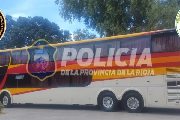 Secuestran un colectivo por un hecho de estafa