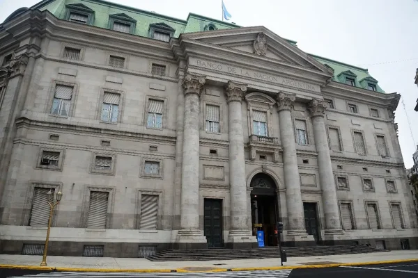 Presentan una denuncia penal por créditos millonarios del Banco Nación a funcionarios y legisladores