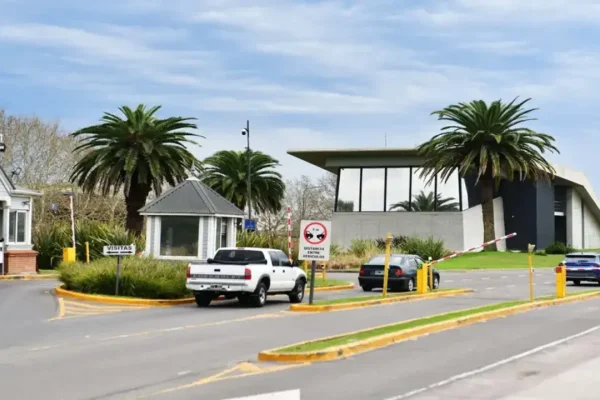 Investigan pagos millonarios de la AFA a una empresa vinculada a la mansión de Pilar y Toviggino