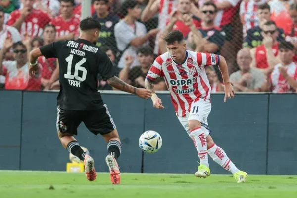 Unión derrotó a Deportivo Riestra y se acerca a la punta de la Zona A