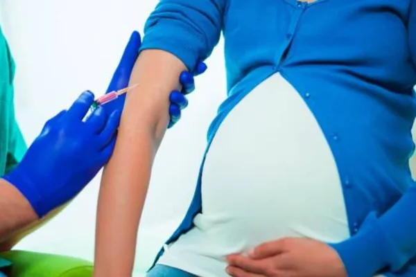 Vacunación materna contra el VSR: evidencia confirma su efectividad en la protección de bebés