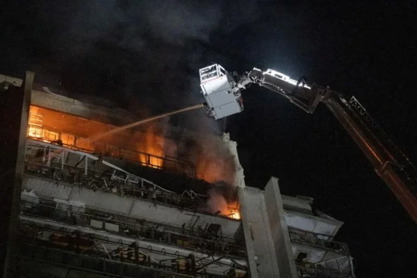 Ataques rusos diurnos dejan un saldo de 19 muertos y decenas de heridos en Ucrania