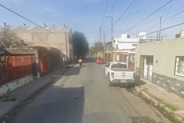 Tragedia en Córdoba: salió de la pileta, agarró un micrófono y murió electrocutado