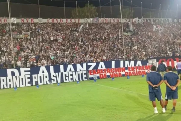 Tragedia en el estadio de Alianza Lima: un muerto y más de 40 heridos en un banderazo