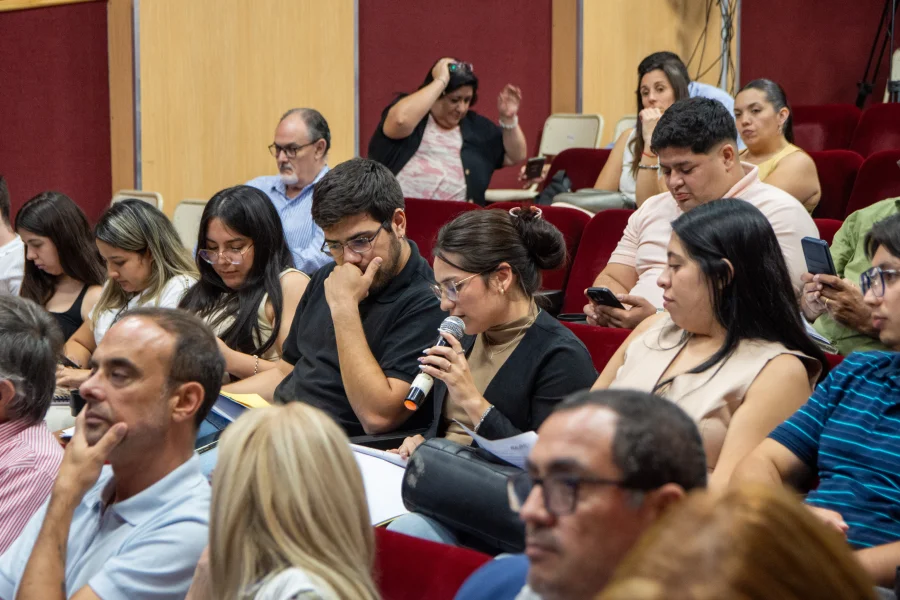 Aportes. Se aprob&oacute; el proyecto &ldquo;Malvinizar la UNLaR&rdquo;, que establece la inclusi&oacute;n de la Marcha de Malvinas en todos los actos acad&eacute;micos e institucionales.