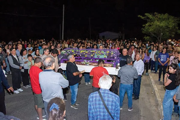 Masiva demostración de fé ante el Cristo Articulado en Famatina
