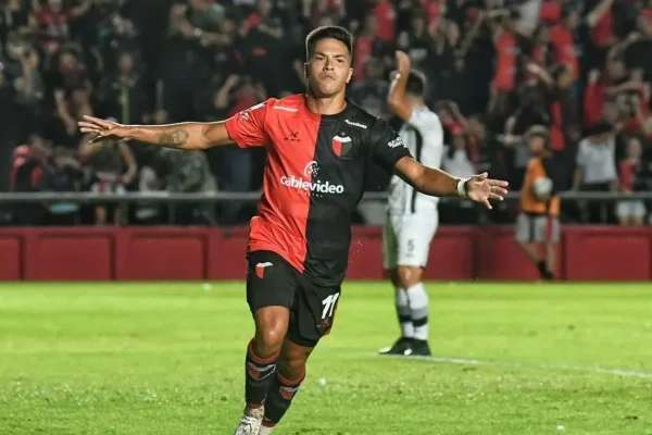 La figura de Colón de Santa Fe presentó a su novio en medio de una entrevista