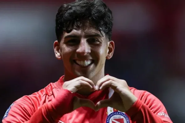 Argentinos quiere arrimarse a la punta ante Banfield