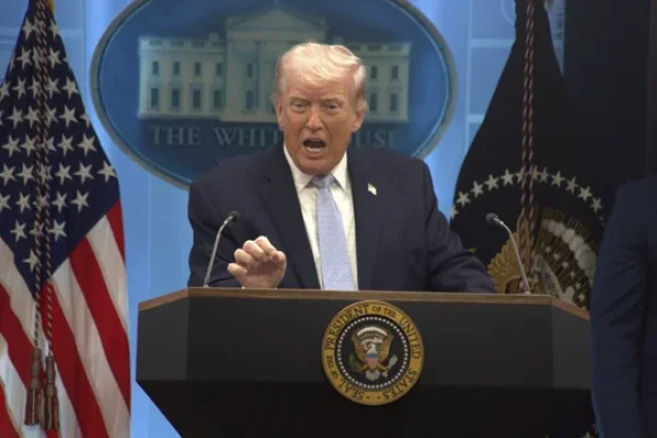Trump evalúa la propuesta de Pakistán para extender dos semanas el plazo a Irán