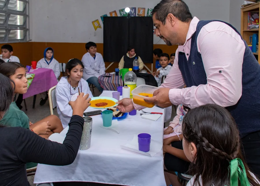 Programa. Pol&iacute;tica clave para garantizar el acceso a la alimentaci&oacute;n de niños.