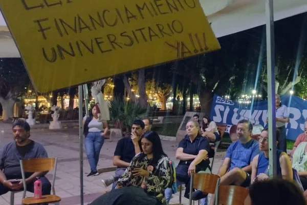 Docentes y nodocentes de la UNDEC van a paro por 24 horas