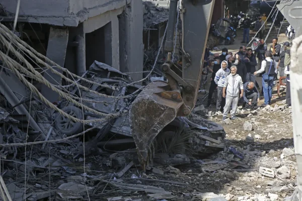 Ataques israelíes en Líbano dirigidos contra Hezbolá dejan 112 muertos y más de 800 heridos
