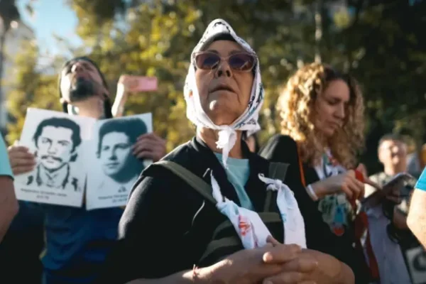 Abuelas de Plaza de Mayo denuncian que el Gobierno interrumpió el envío de kits de ADN a consulados