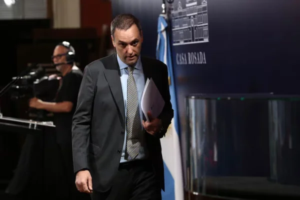 Presunto enriquecimiento ilícito: el fiscal pidió levantar el secreto bancario y fiscal de Manuel Adorni