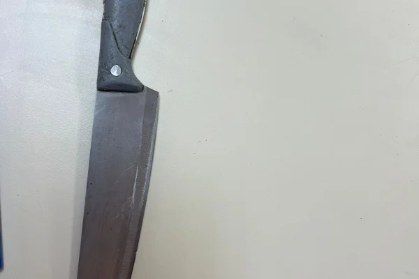 Chilecito: alumno fue con un cuchillo a la escuela y allanaron su casa por un arma de fuego