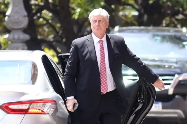 El gobernador de La Pampa busca suspender la Ley de Glaciares