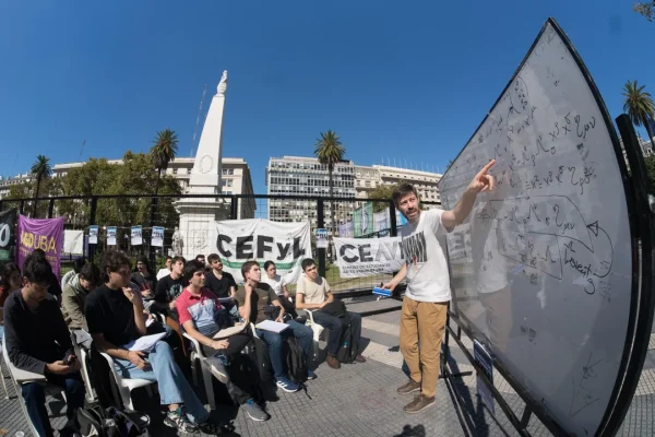Docentes de la UBA realizarán clases públicas: “De la casa de Adorni a la Casa de Gobierno