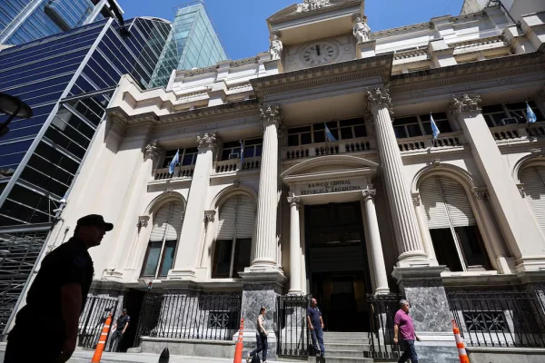 El Banco Central efectuó la mayor compra de dólares en dos años y suma más de USD 5.000 millones en 2026
