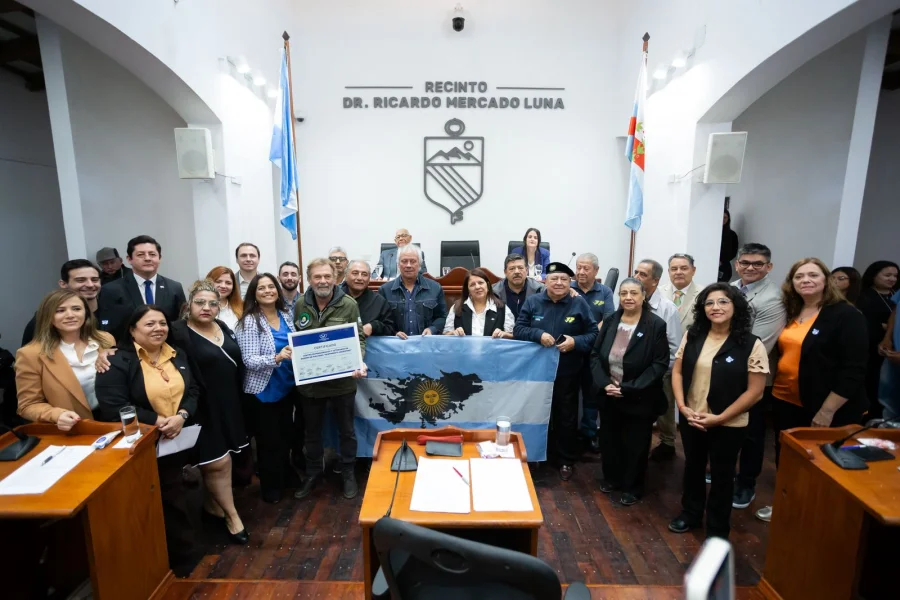 Entregaron reconocimiento al Centro de Veteranos de Guerra.