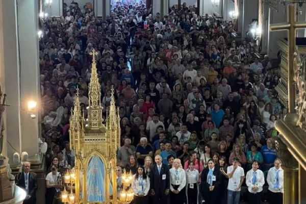 Emotiva y multitudinaria Bajada de la Virgen del Valle