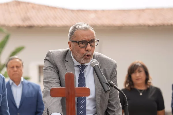 Maza asume con foco en el desarrollo regional y el impulso a sectores productivos clave