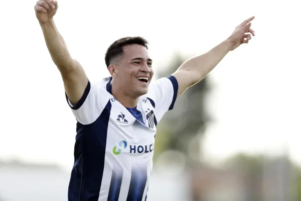 Talleres venció 2 a 1 a Defensa en Varela y quedó cuarto en su zona