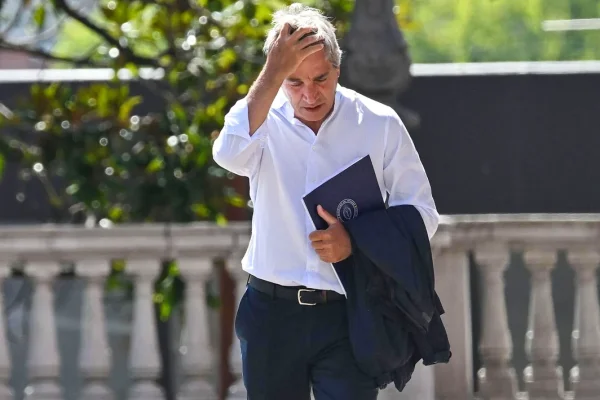 Números en rojo: Caputo adelantó que la inflación de marzo será superior al 3 por ciento