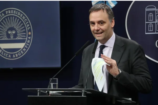 Los aliados del Gobierno ponen en jaque a Adorni