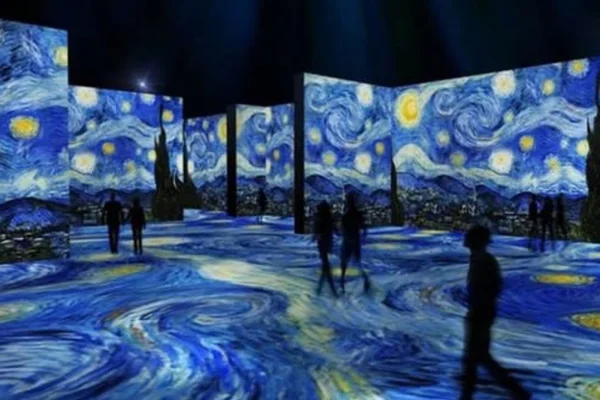 Se exhibe la muestra  de Van Gogh en el Paseo Cultural