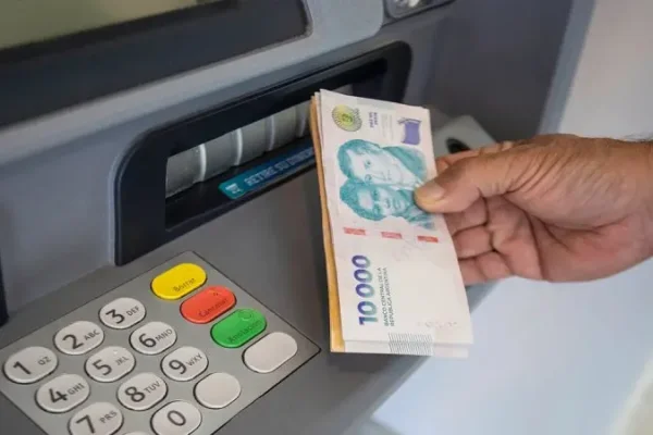 Continúa el pago de la quincenita para empleados provinciales