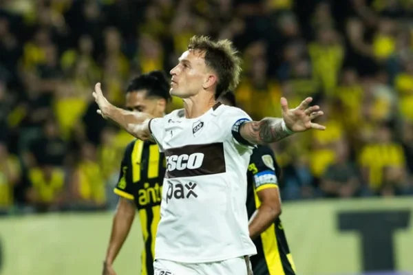 Platense hizo historia y derrotó a Peñarol por 2 a 1 en la Copa Libertadores 2026