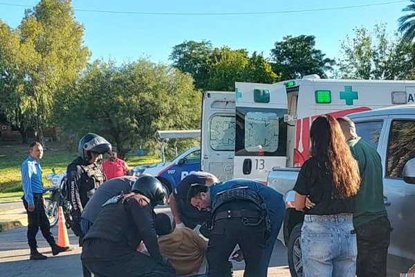 Fuerte choque dejó a un hombre con posible fractura