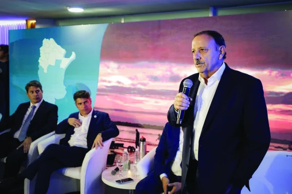 Ricardo Quintela avanza en el armado nacional del peronismo