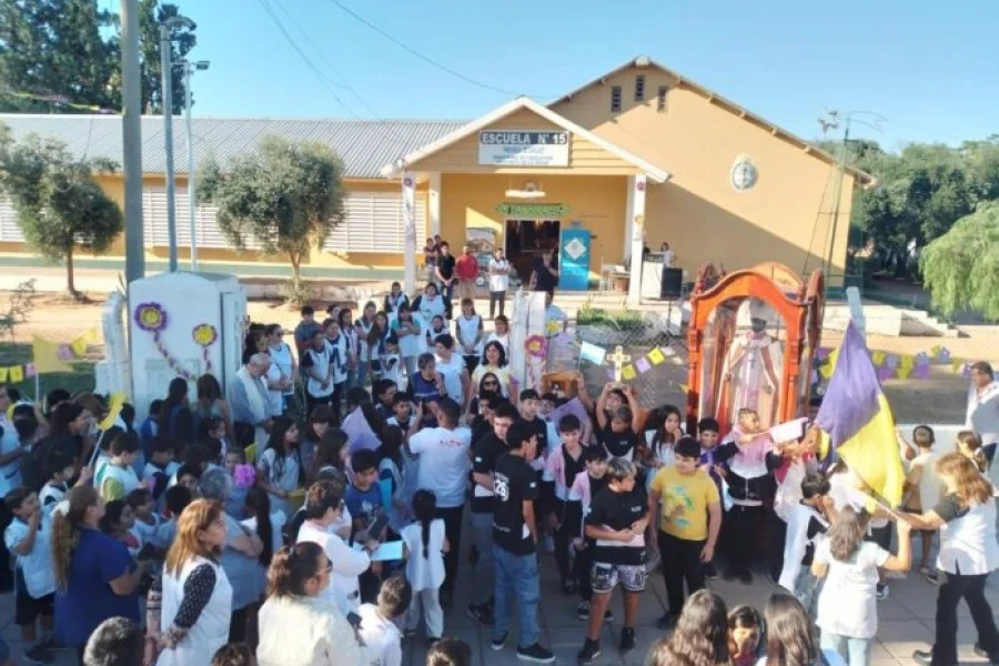 El obispo en el Decanato San Pablo