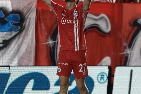 Argentinos Juniors venció a Atlético Tucumán y dio un paso clave hacia la clasificación