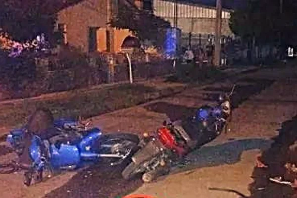 Fuerte siniestro vial  dejó dos heridos en el barrio Evita
