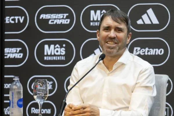 Eduardo Coudet luego de perder el Superclásico: “Es imposible que no te pegue esta derrota”