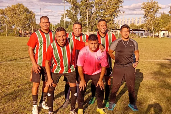 Fútbol Sénior: Cape y Predio Policial ganaron y sueñan con clasificar