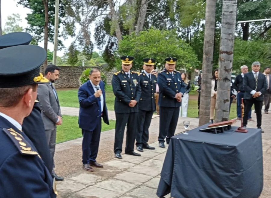 El Gobernador Ricardo Quintela tom&oacute; juramento a las nuevas autoridades de la cúpula policial