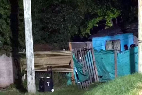 Conmoción en Claypole: un nene de 12 años encontró a su madre enterrada en el patio de su casa