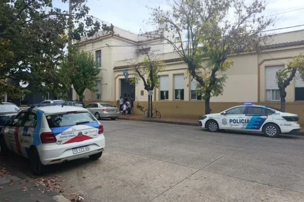 Siguen las amenazas de tiroteos escolares en todo el país y las autoridades ponen control