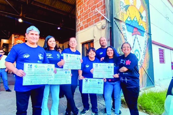 Trabajadores del hospital local ya son paramédicos